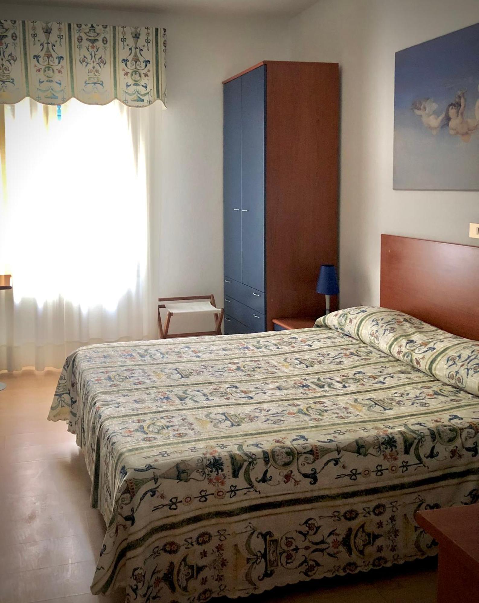 Hotel La Parigina Λινιάνο Σαμπιαντόρο Εξωτερικό φωτογραφία