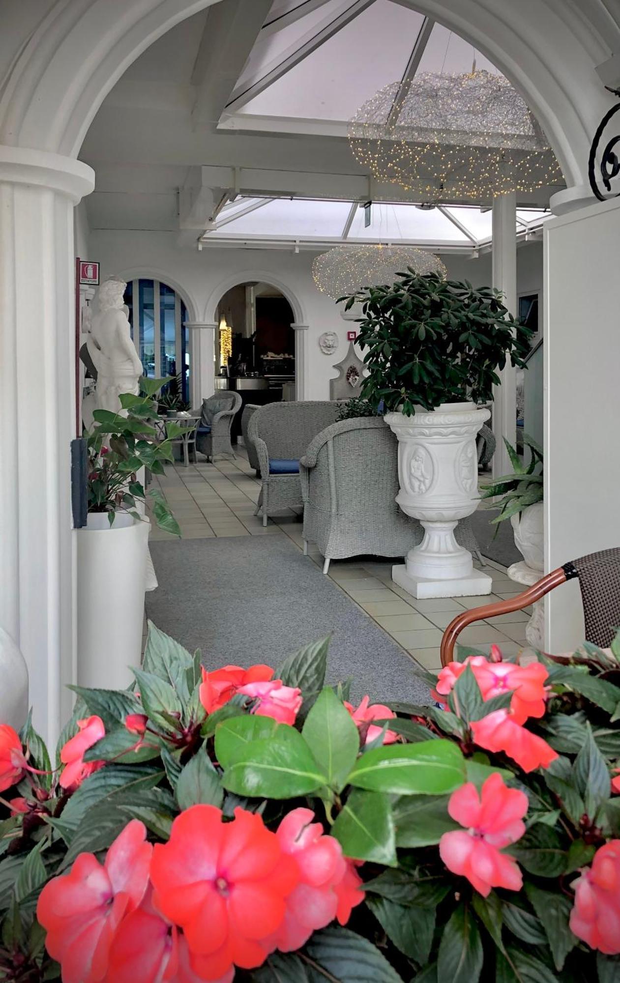 Hotel La Parigina Λινιάνο Σαμπιαντόρο Εξωτερικό φωτογραφία
