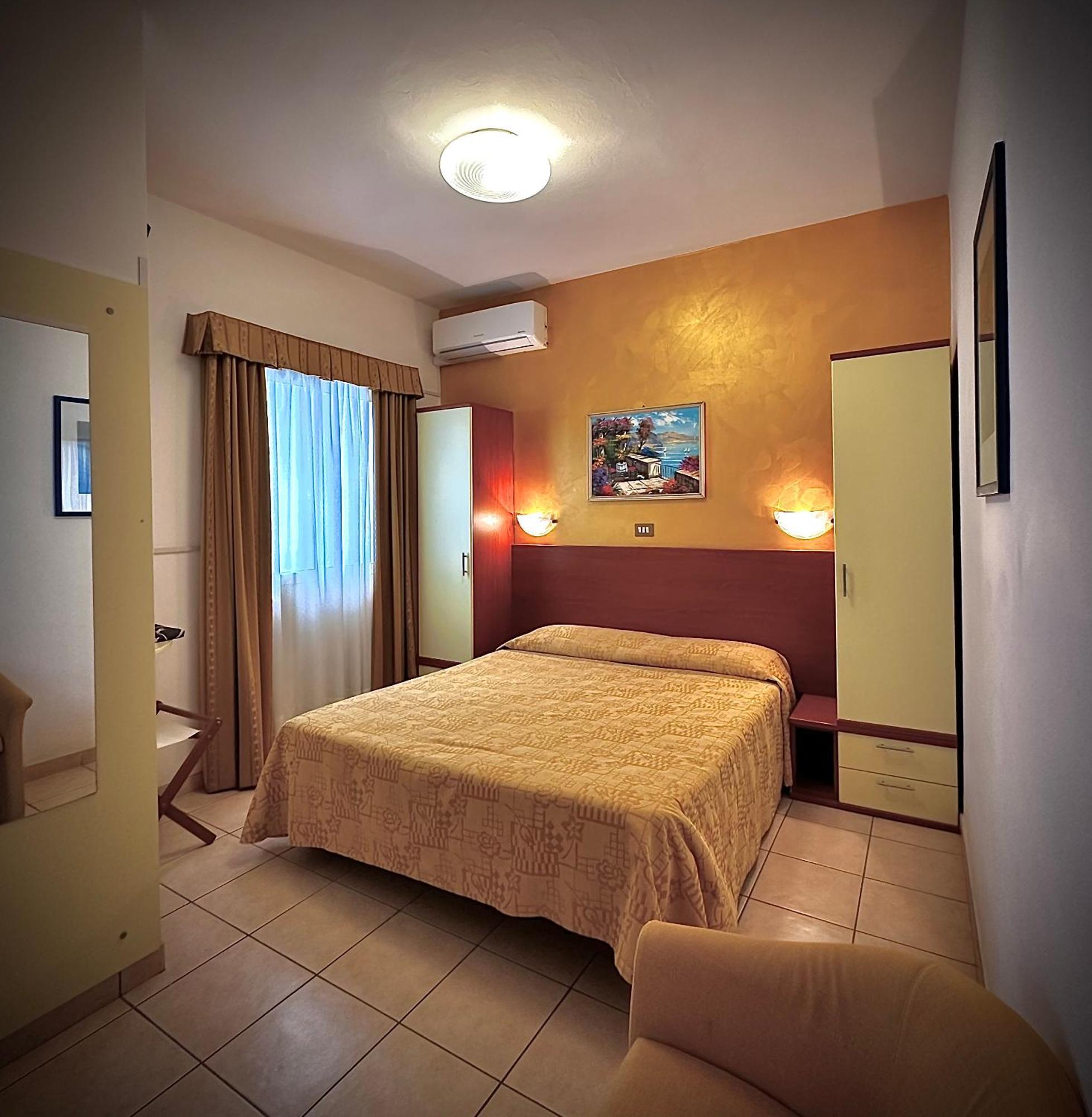Hotel La Parigina Λινιάνο Σαμπιαντόρο Εξωτερικό φωτογραφία