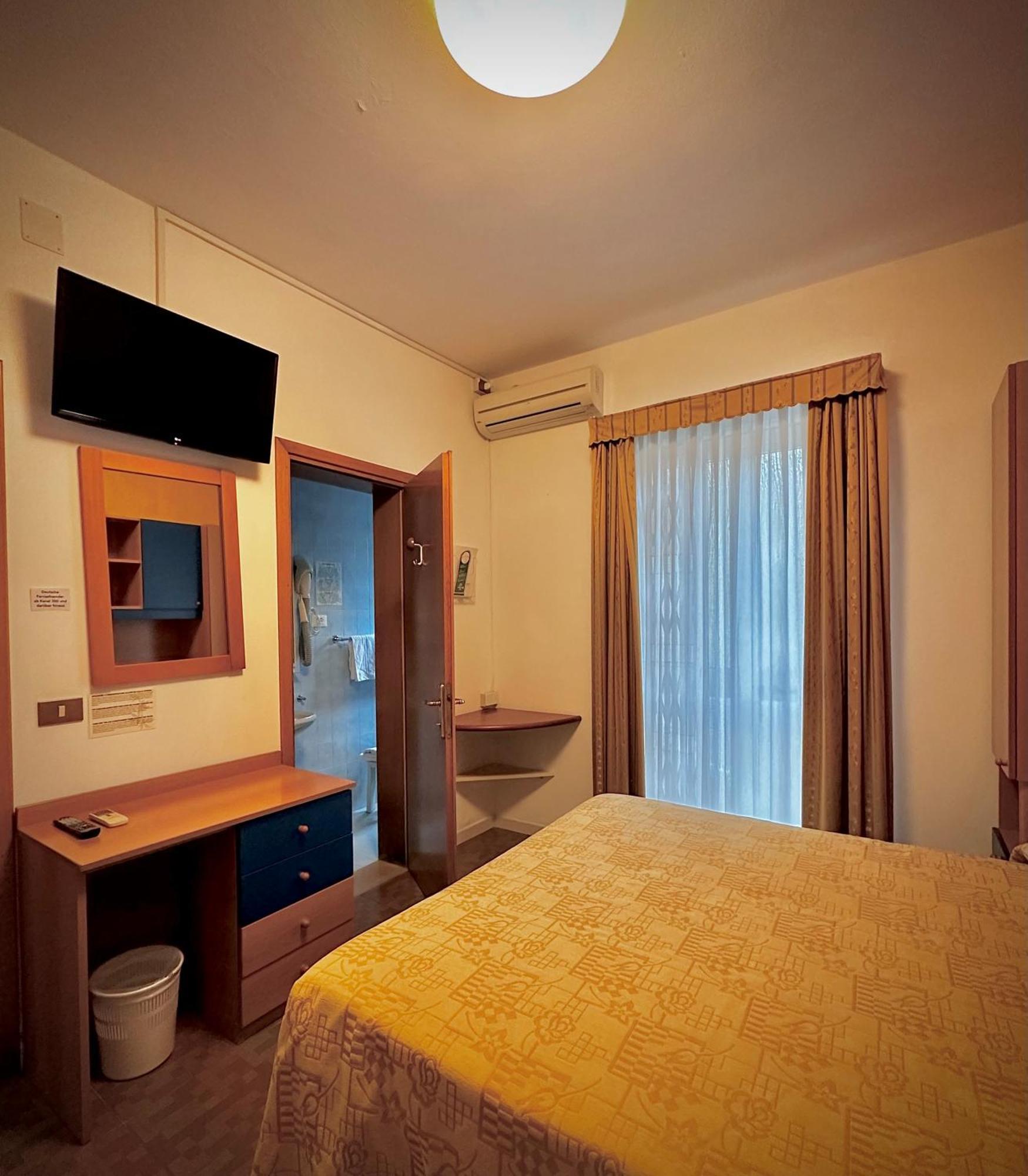 Hotel La Parigina Λινιάνο Σαμπιαντόρο Εξωτερικό φωτογραφία